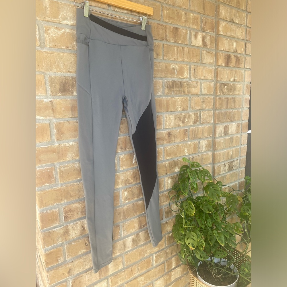 Gymshark Asymmetrical Gray Black Leggings Medium Booty Contour Colorblock Pants - Picture 4 of 10